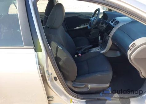 2011 Toyota Corolla S z USA, uszkodzony, nr VIN 2T1BU4EEXBC699073